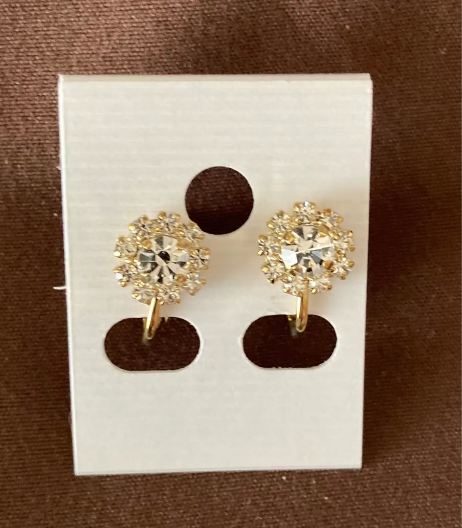 Thumbnail of Earrings, accessories, for both ears, gold