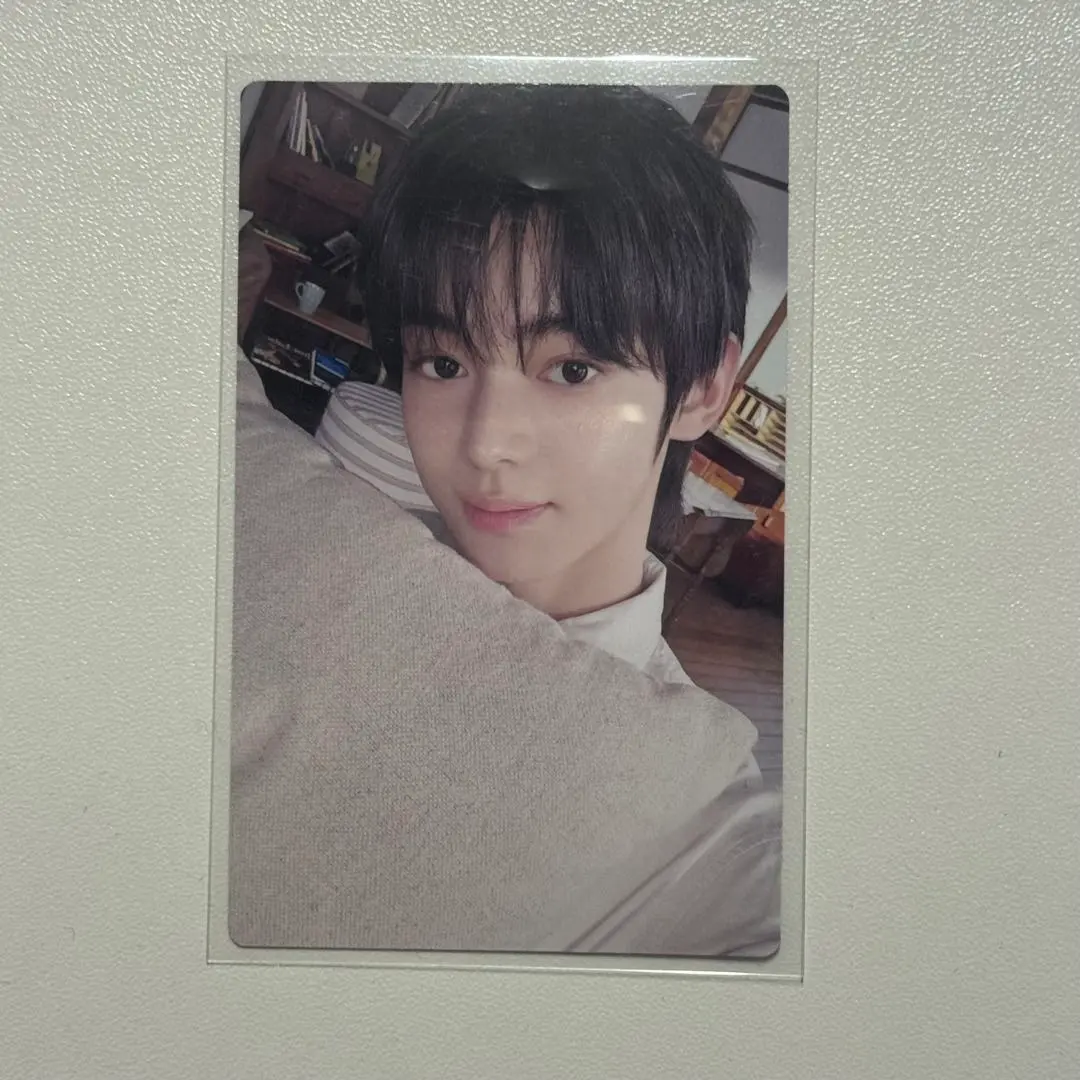 Thumbnail of Hanjin, nice to meet you. TWS solo solo jacket trading card.