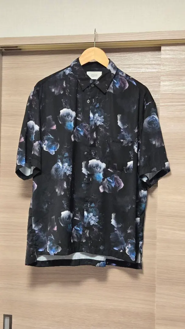 Thumbnail of STUDIOUS Dark Flower Print Shirt - Black