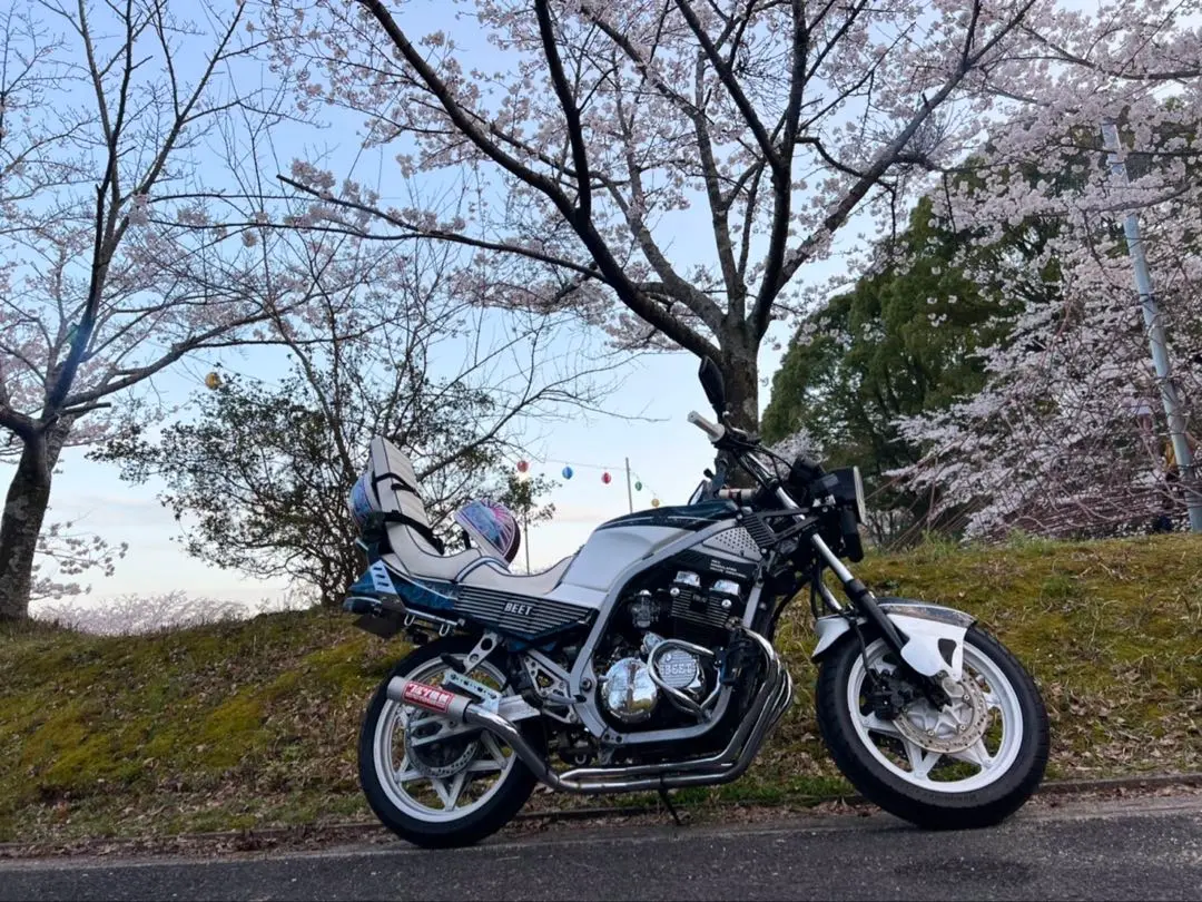 cbr400f ３段シート 値下げ⭕️ CBR400F三段シート - メルカリ