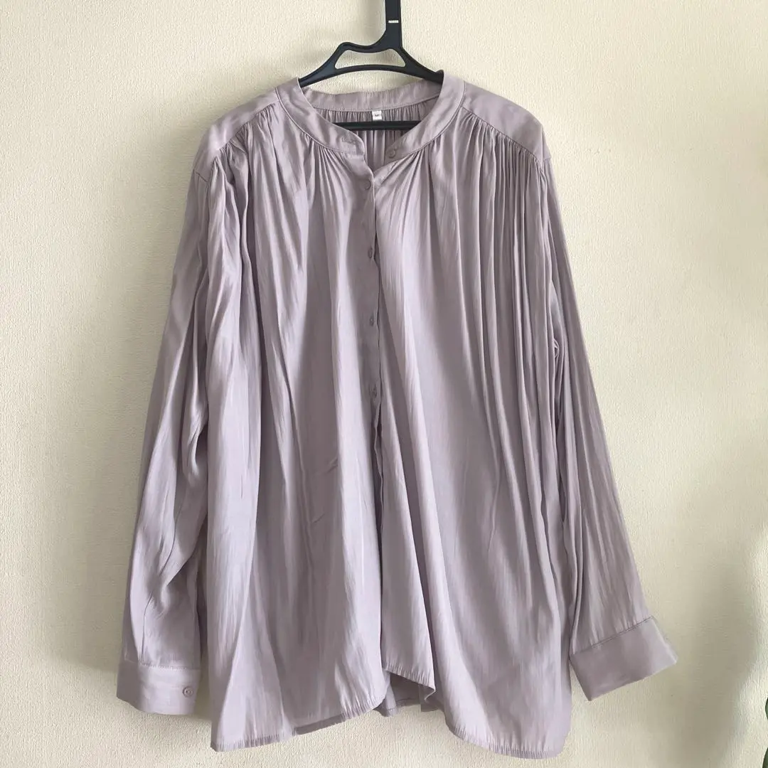 Thumbnail of Light purple long-sleeved shirt, size M