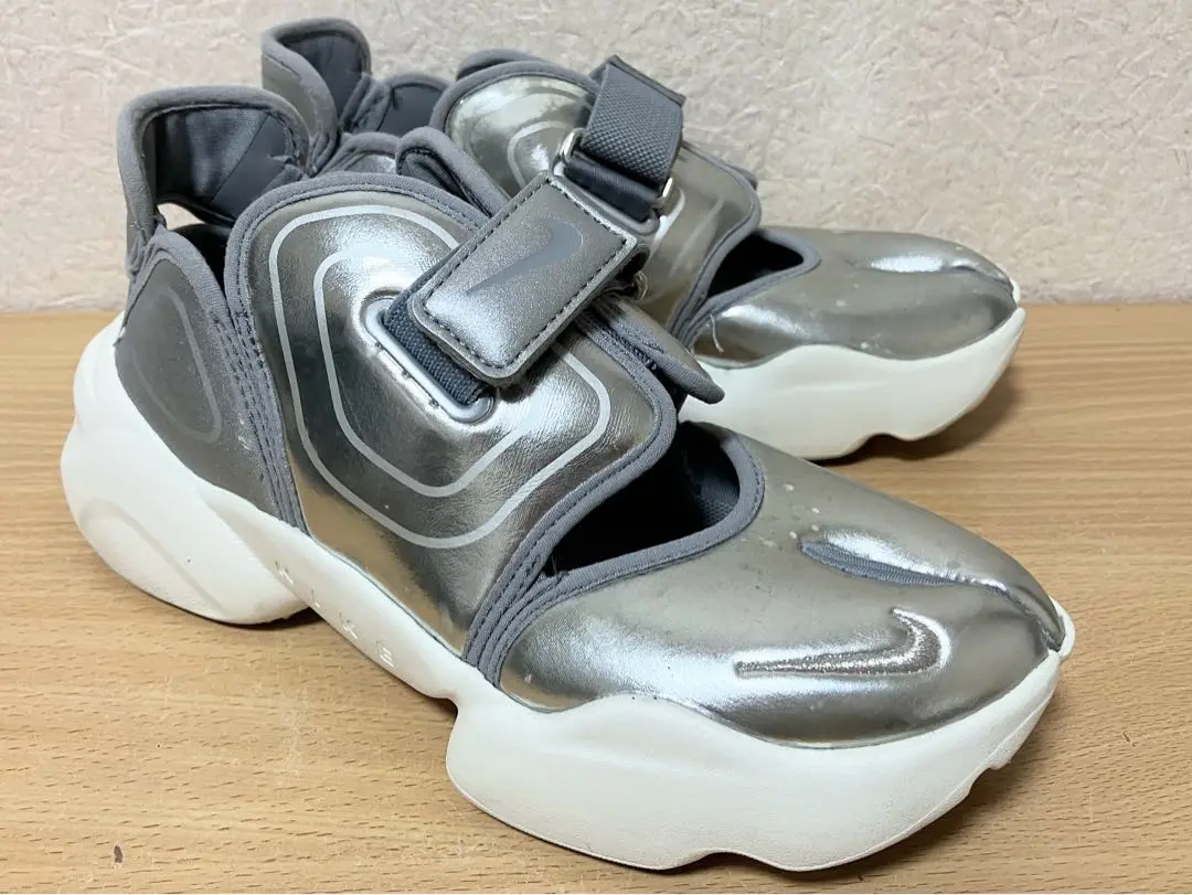 桃さま専用✴︎Nike ナイキアクアリフトAQUARIFTシルバーメタリック23 2025年最新】アクアリフト シルバー 23の人気アイテム - メルカリ