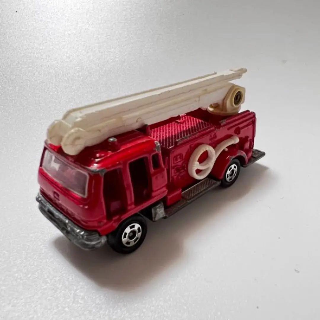 (3497)テルテル トミカ 黒箱 日本製 いすゞ スクアート 消防車 Amazon | トミカ 黒箱 3 いすゞ スクアート 消防車 1/110