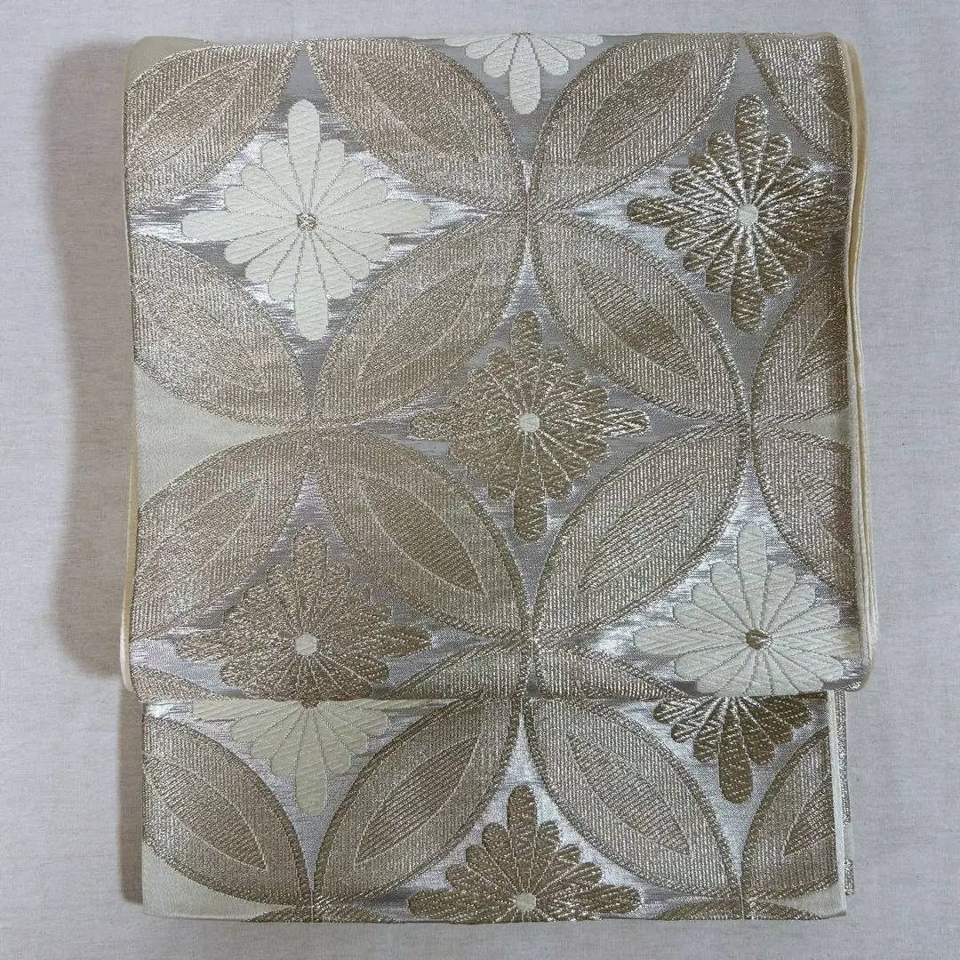 Thumbnail of OF288 Fukuro Obi (Japanese formal obi) Silver, White, Flowers, Anonymous Delivery, Suitable for Homongi (formal visiting wear) and Tsukesage (semi-formal wear)