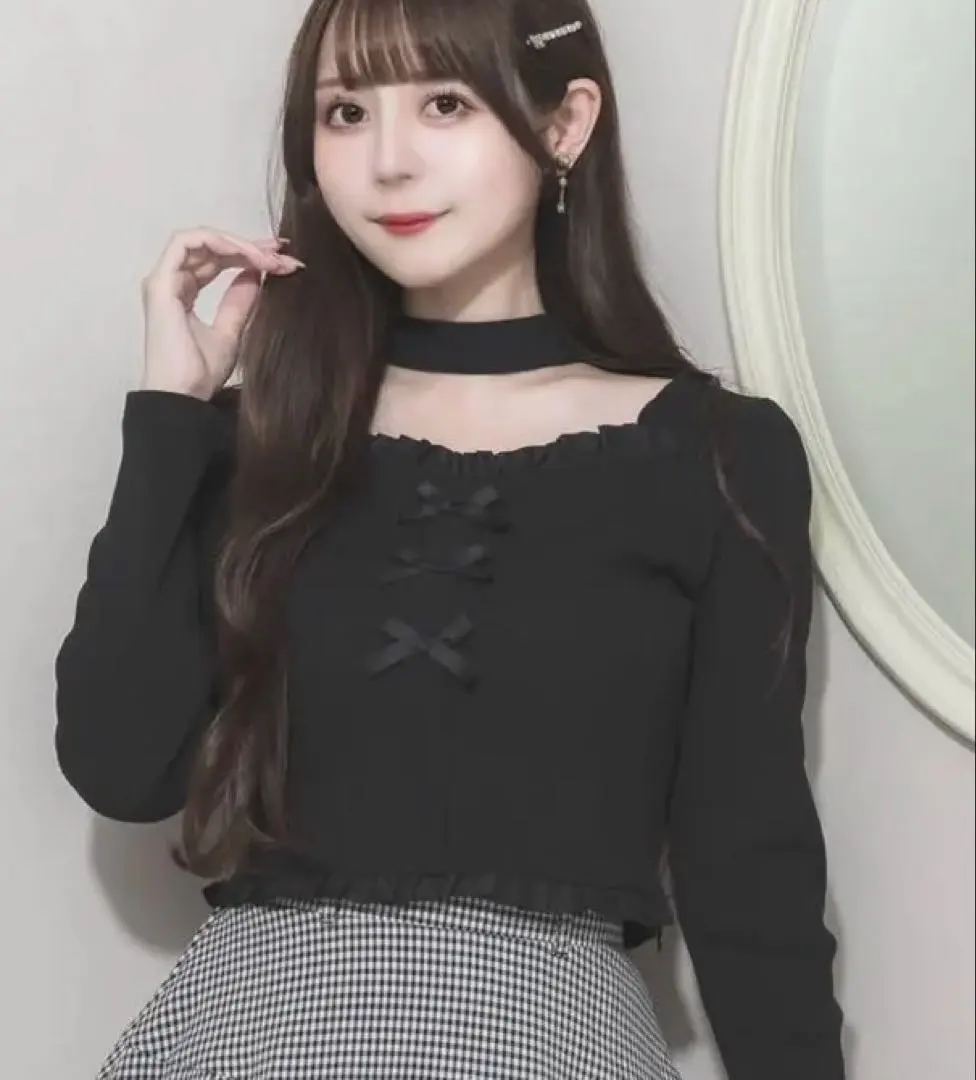 Thumbnail of pium Pium Front Ribbon Choker Cut-and-Sew Top, Black