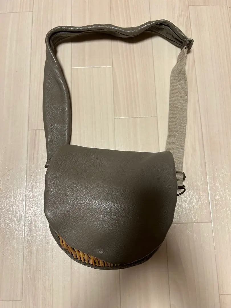 レア　エバゴス  かごバッグ　ボディバッグ　ショルダーバッグ 美品 エバゴス EBAGOS オイルショルダー 紅籐 トート型 ラタン