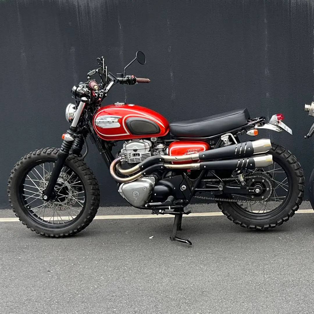 値下げ　W650 リアフェンダー　輸出仕様ブラケット付き 値下げ W650 リアフェンダー 輸出仕様ブラケット付きオンラ