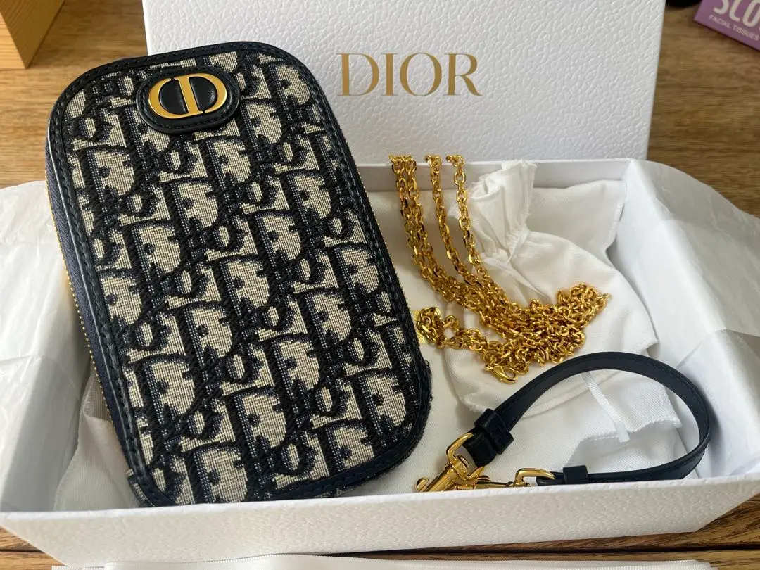 2025年最新】dior 30 montaigne フォンホルダーの人気アイテム