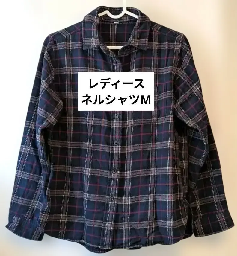 Thumbnail of Women's long-sleeved shirt, M, navy