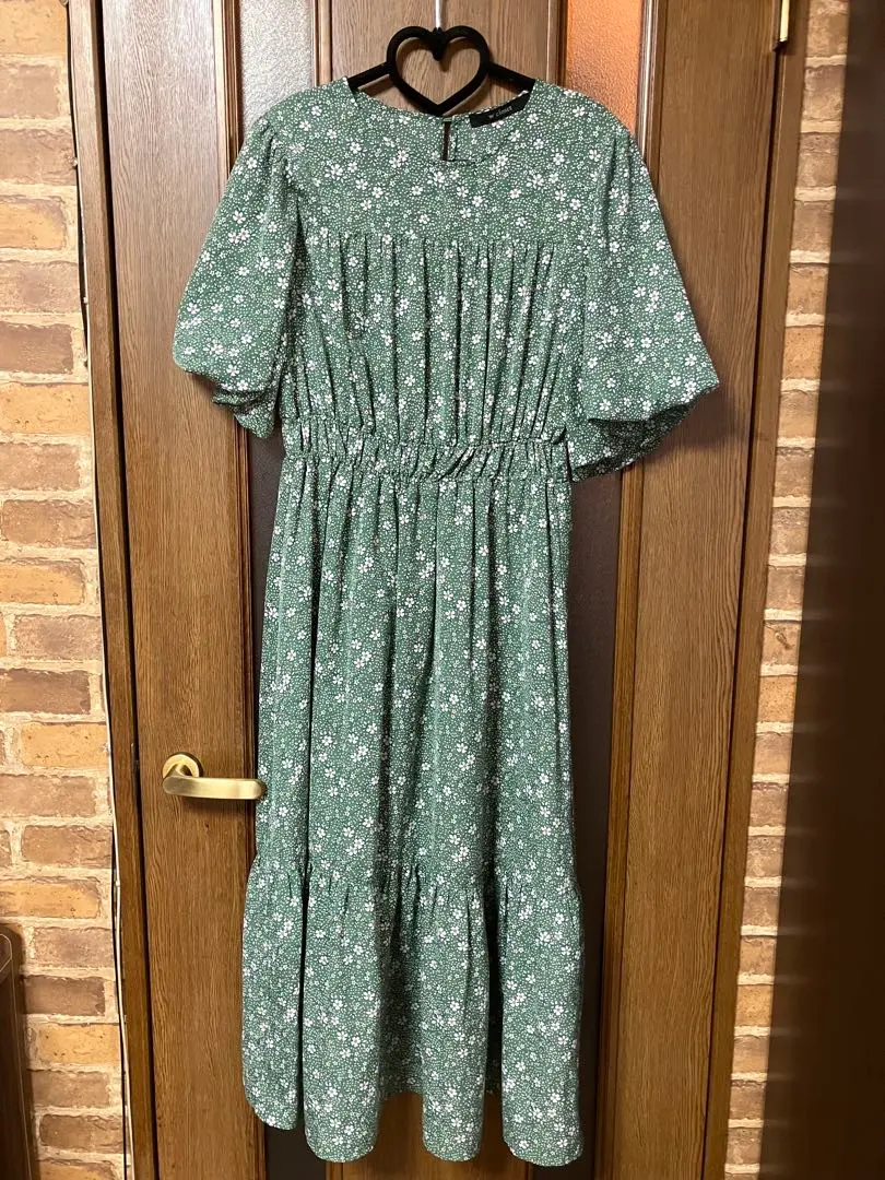 Thumbnail of wcloset Green Floral Gathered Short Sleeve Long Dress