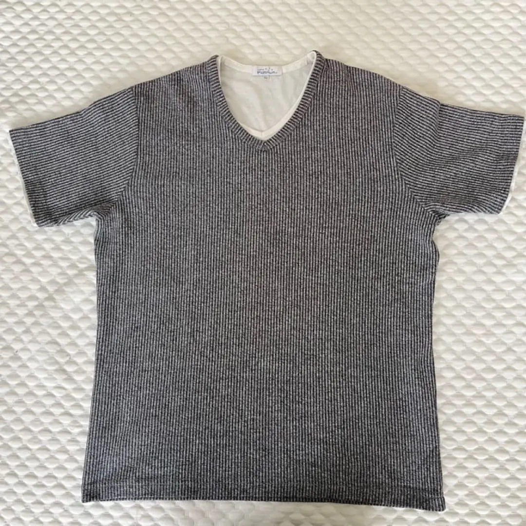 Thumbnail of Top ☆ V-neck ☆ Short sleeve ☆ Gray ☆ LL size ☆ Shimamura