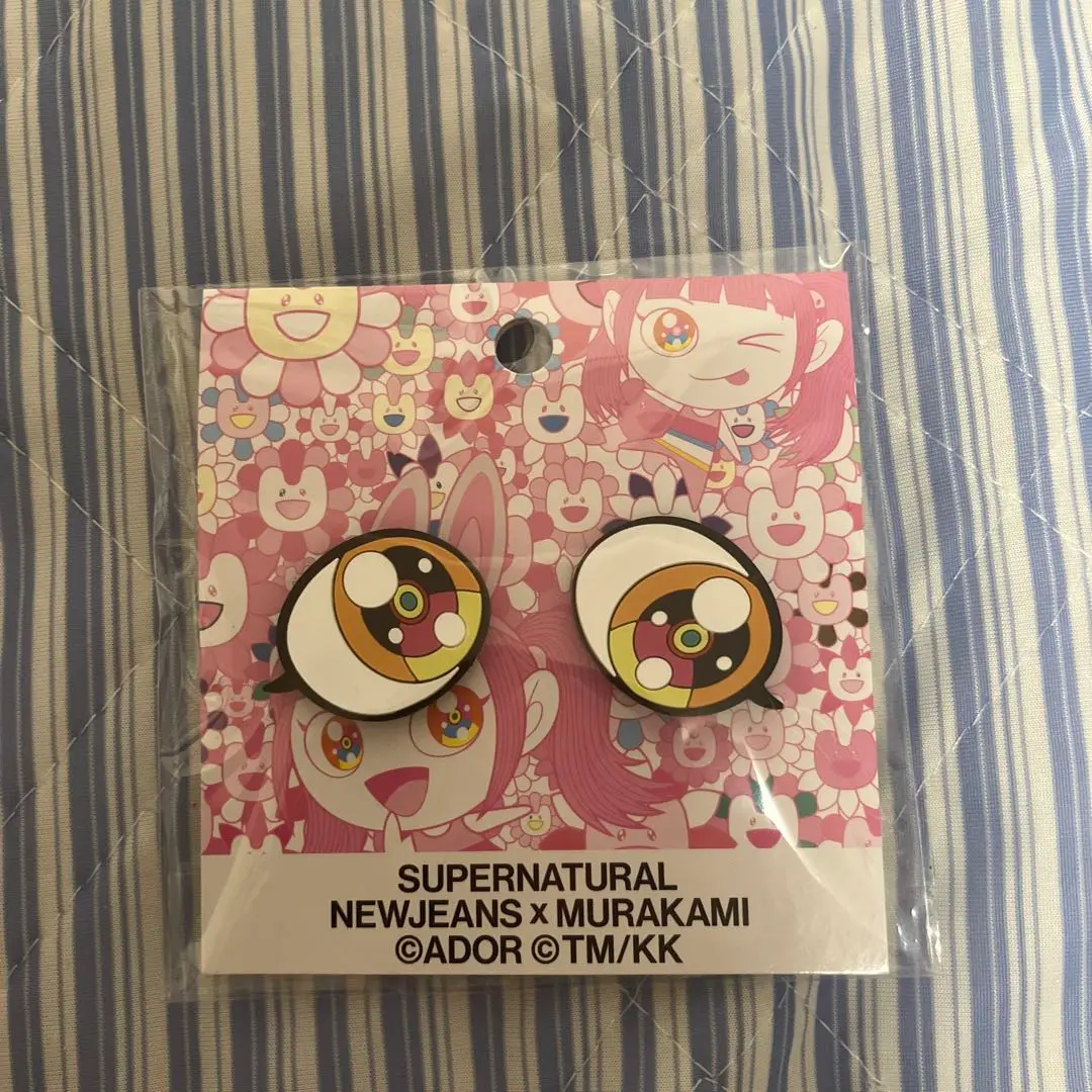 newjeans MURAKAMI ポップアップ　フラッシュスティコン newjeans MURAKAMI ポップアップ フラッシュスティコン - メルカリ