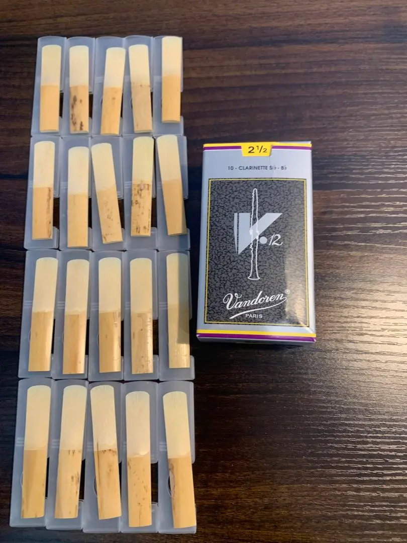 Thumbnail of Vandoren V12 Clarinet Reeds, 2½, Box of 10