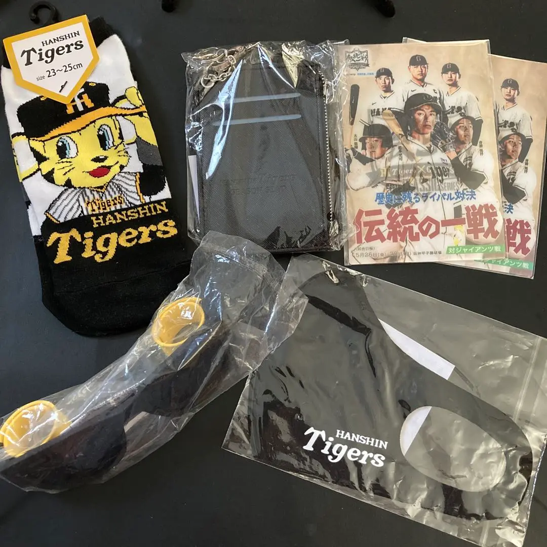 HANSIN TIGERS シーズンシート 限定ミニチュア HANSIN TIGERS シーズンシート 限定ミニチュア - メルカリ