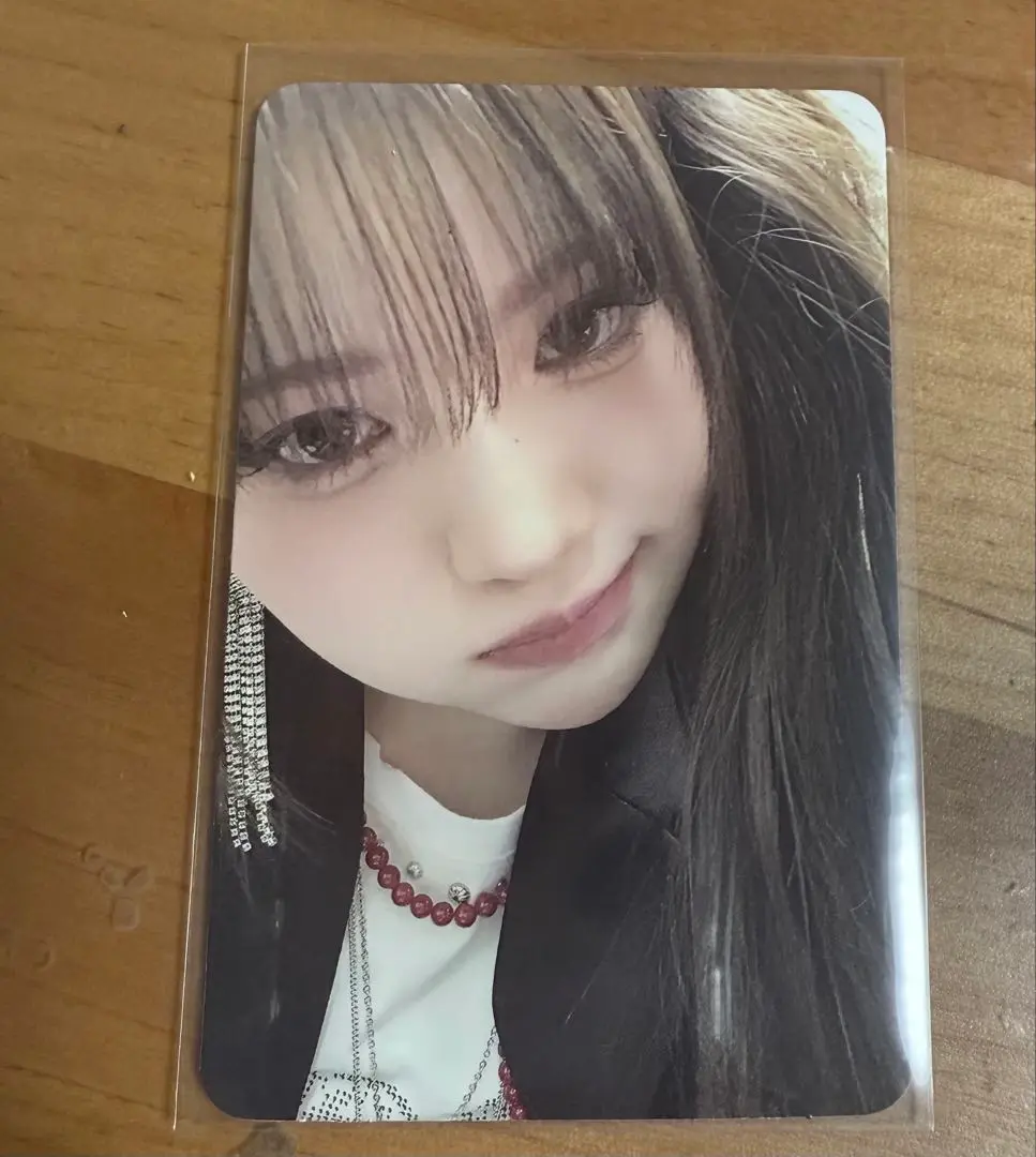MADEIN セリナ サイン入りポラロイド チェキ 61oAwHP7hZL._UF350,350_QL50_.jpg