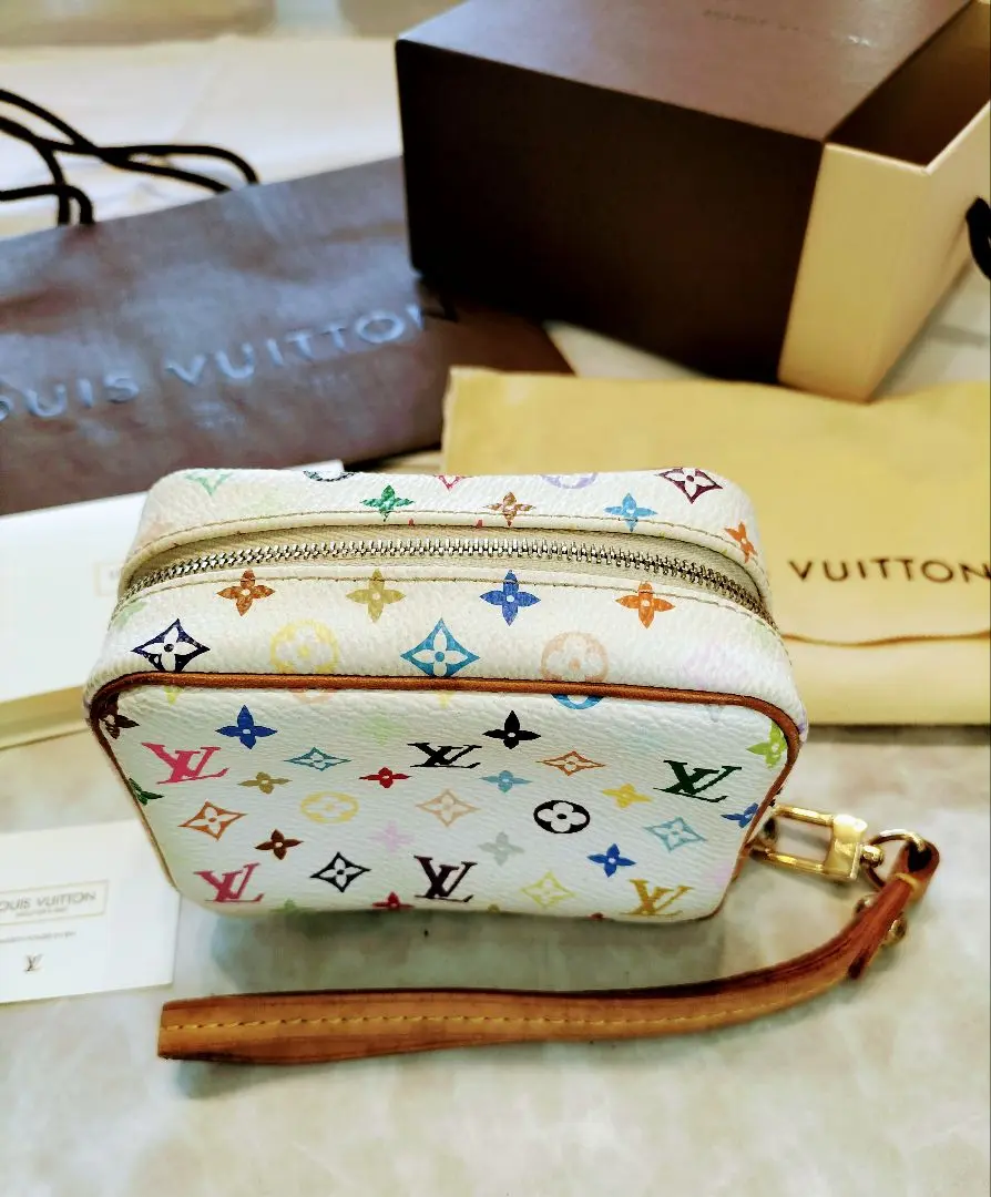 LOUIS VUITTONトゥルース ワピティ モノグラム マルチカラー ブロン LOUIS VUITTONトゥルース ワピティ モノグラム マルチカラー