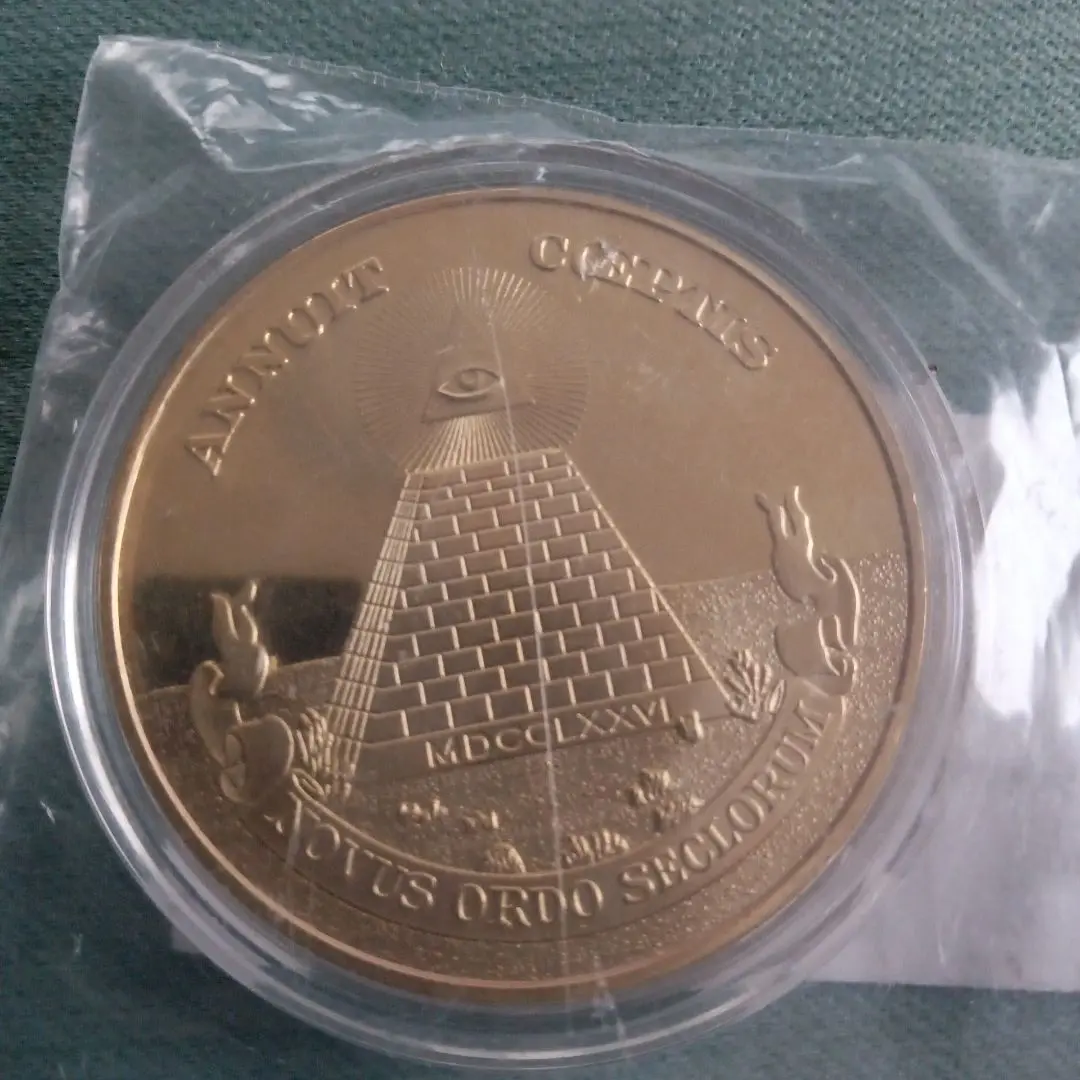A247イギリス　天眼 フリーメイソン　1717年成立 　大型金貨　カプセル付き Lion- 247 外国金貨 記念メダル イギリス 天眼 フリーメイソン