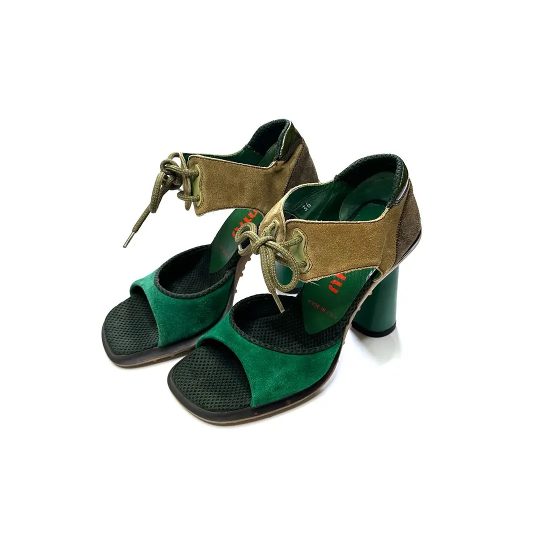【にこ様 ～2/1まで】miumiu レースアップ エナメル ロングブーツ 40 にこ様 ～2/1まで】miumiu レースアップ エナメル ロングブーツ 40