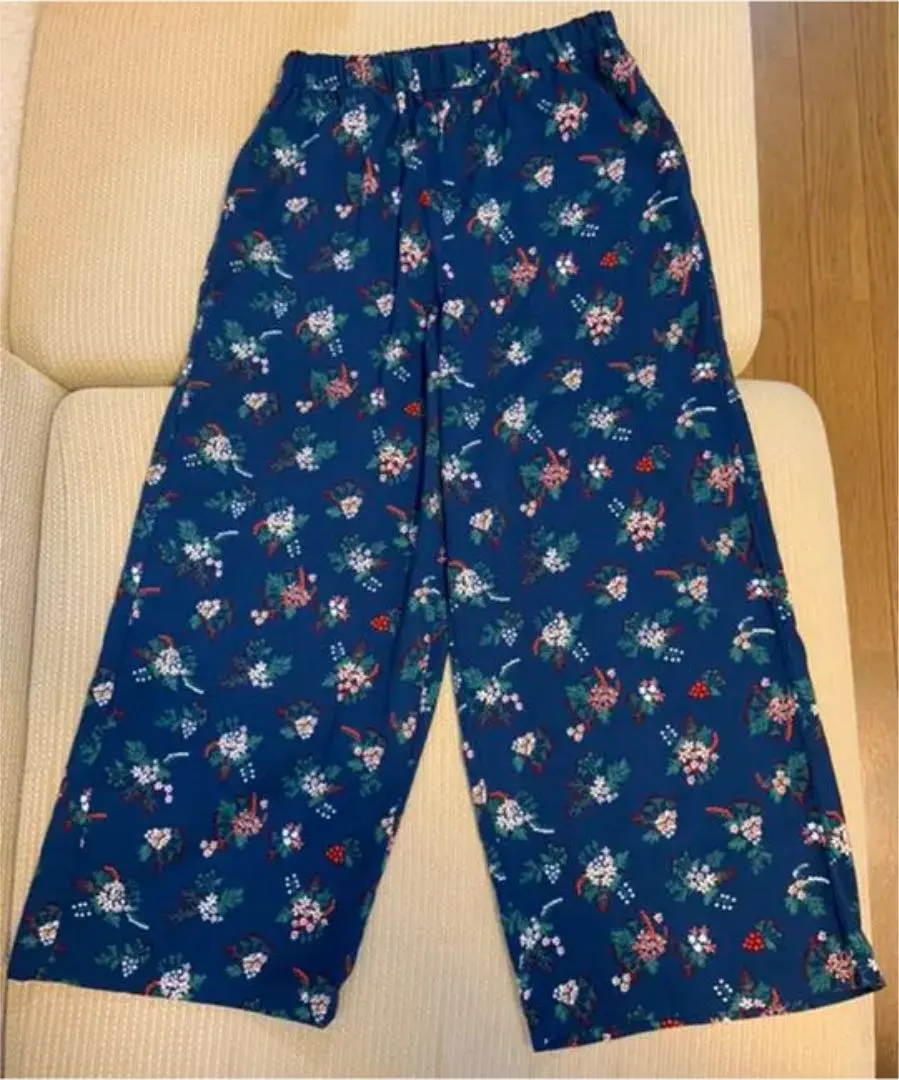 Thumbnail of [Price Reduced] Thin Floral Gaucho Pants Wide Leg Pants
