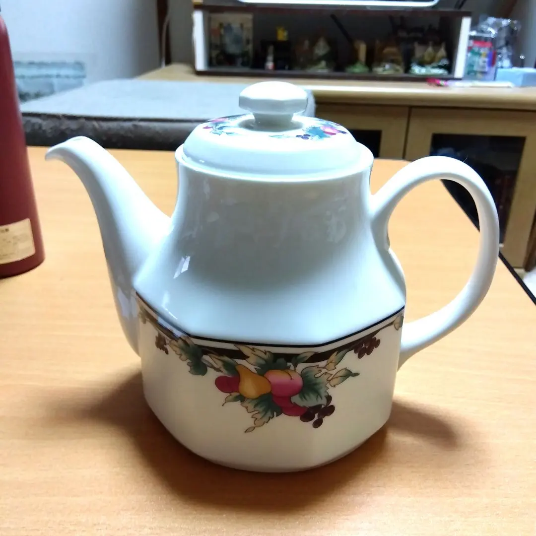 Thumbnail of Royal Doulton Vintage Pot & Cup & Saucer