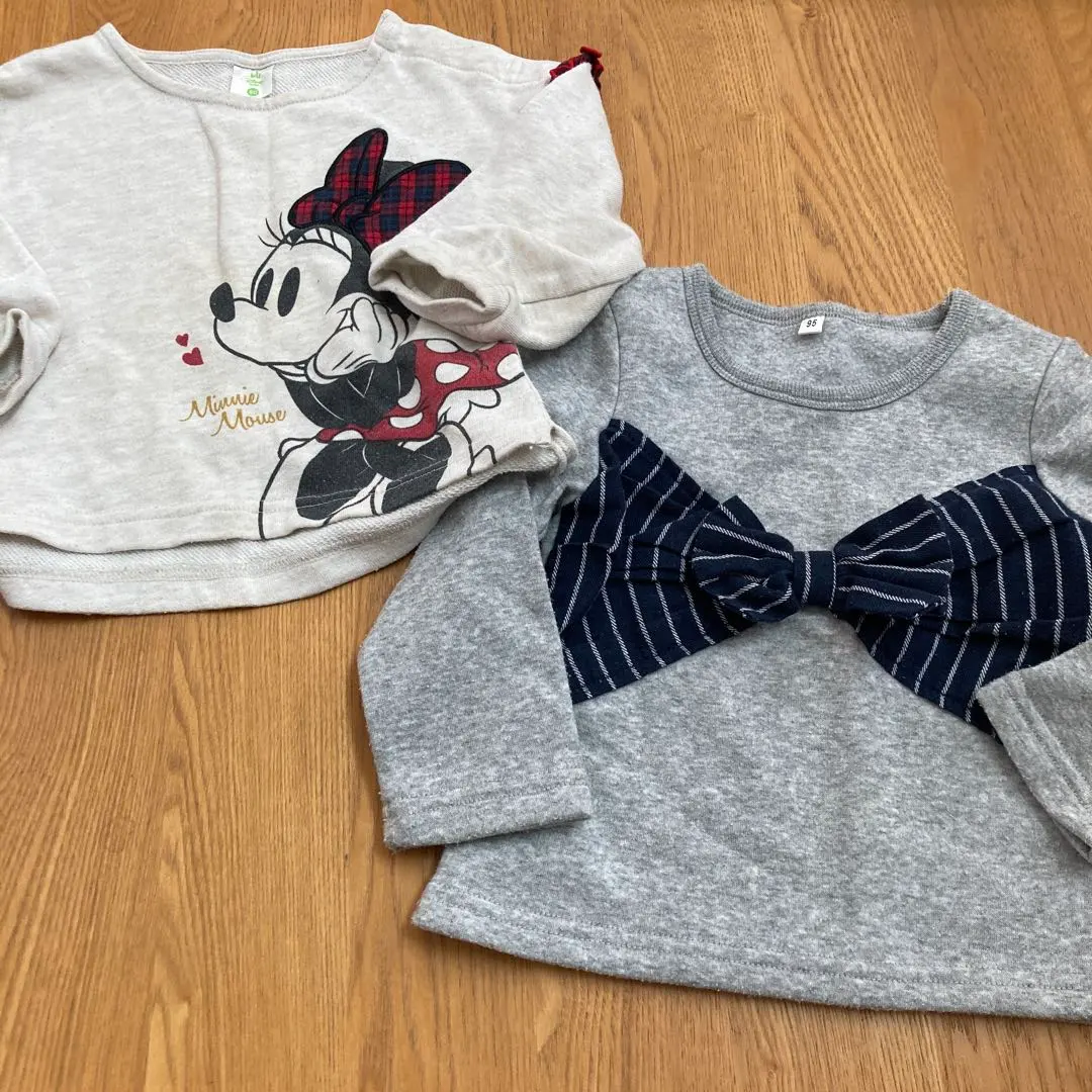 Thumbnail of Set of 2 children's sweatshirts, long sleeves, sizes 90 and 95