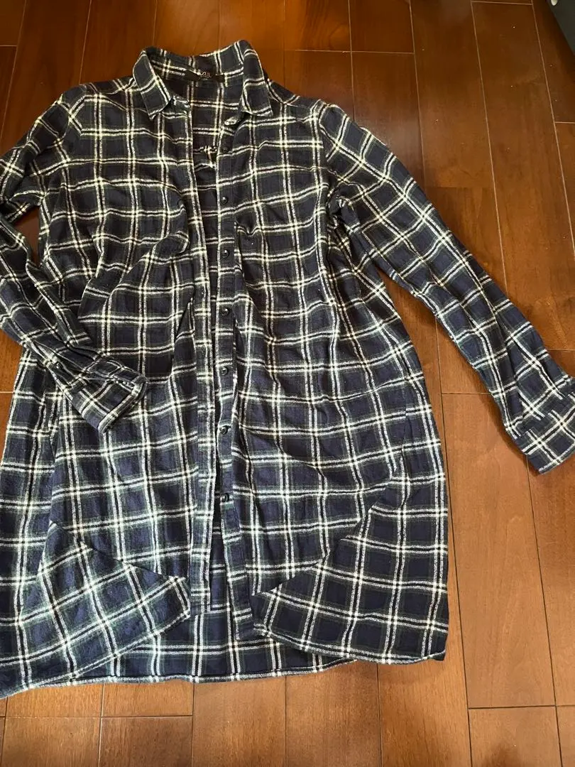 Thumbnail of Long-sleeved checkered shirt
