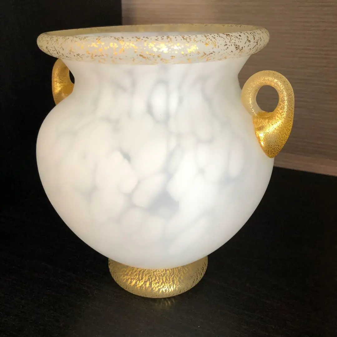 岩田久利作品 雪牡丹 ガラス作品 花瓶 フラワーベース インテリア ゴールド 優しいゴールドカラー岩田久利作品 雪牡丹 ガラス作品 花瓶