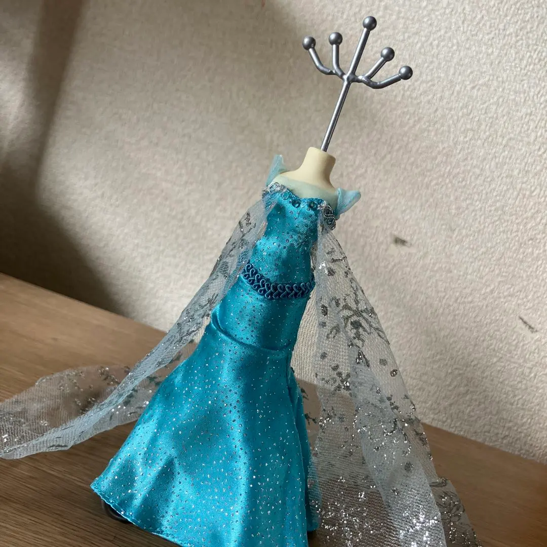 希少品 アナと雪の女王 エルサ ピアス アクセサリースタンド