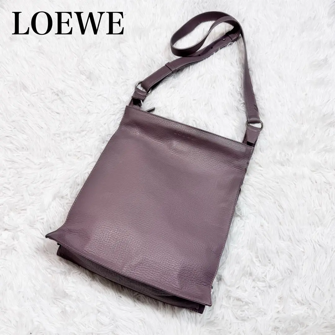 美品✨LOEWE 羅意威 品牌壓紋 斜挎包 可斜背 的縮圖