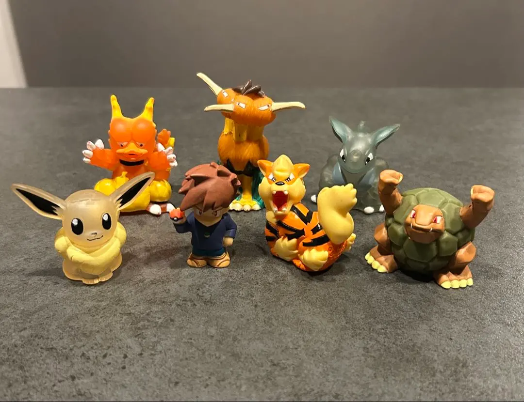 神奇寶貝 懂的人就懂的小茂手持神奇寶貝套組 軟膠 的縮圖