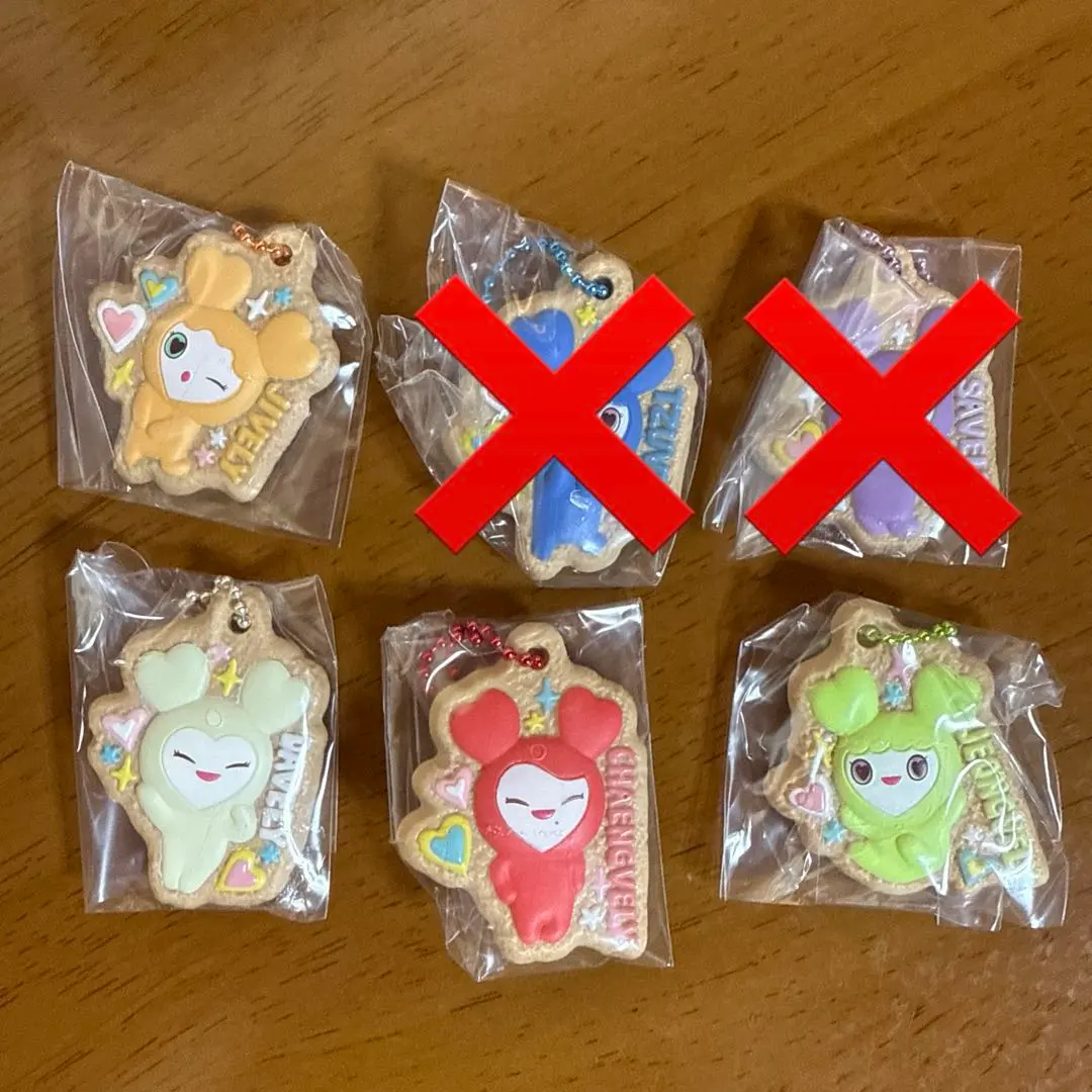 Thumbnail of TWICE LOVELYS Biscuits & Charms
