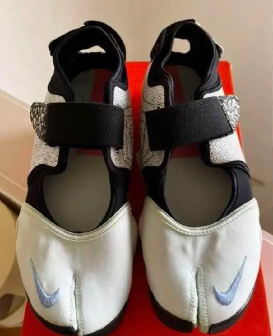 NIKE エアリフト　25.0〜24.5サンダルスニーカー NIKE WMNS AIR RIFT 