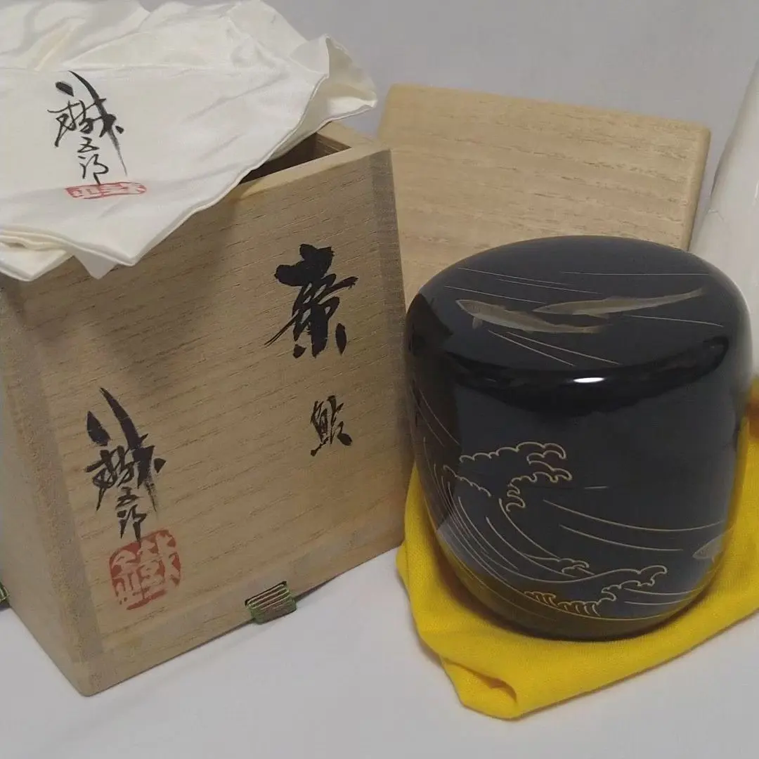 Thumbnail of Natsume (tea caddy) - Natsume, Ayu (fish), Suzutani Tetsugoro, Gold, Maki-e (lacquer art), with Tomobako (original box), tea utensils, matcha container, tea caddy, Wajima (lacquerware)