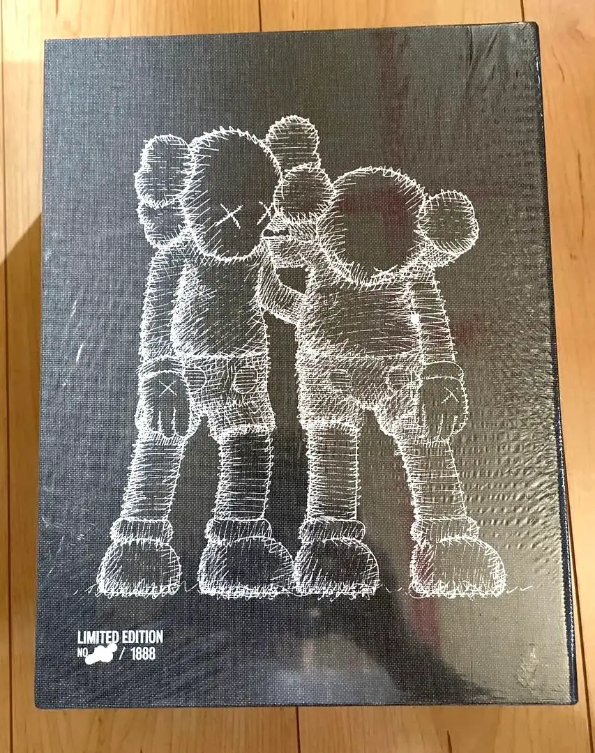 KAWS: ALONG THE WAY 限定版 カウズ monograph kaws-along-the-way-monograph-