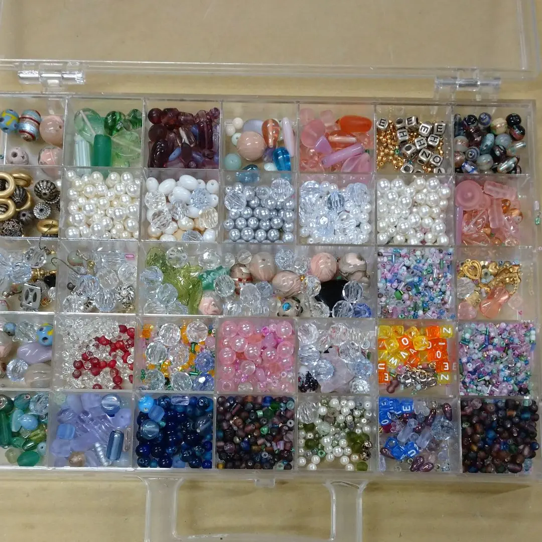 Thumbnail of Various beads