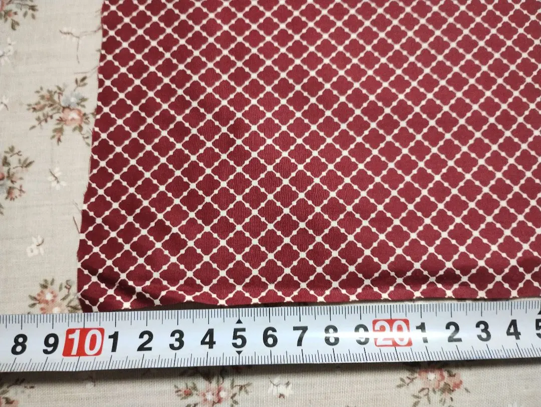 Thumbnail of 100% polyester printed fabric, width 86cm, length 250cm