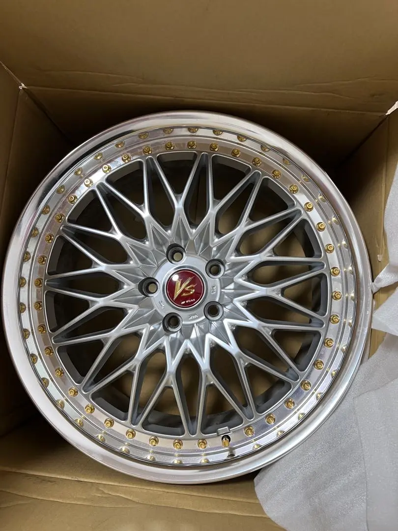 美品フルオーダーwork VSXV 18インチ 8.5j盗難防止ナット付き vs-xv-85j-18-bsb-1-