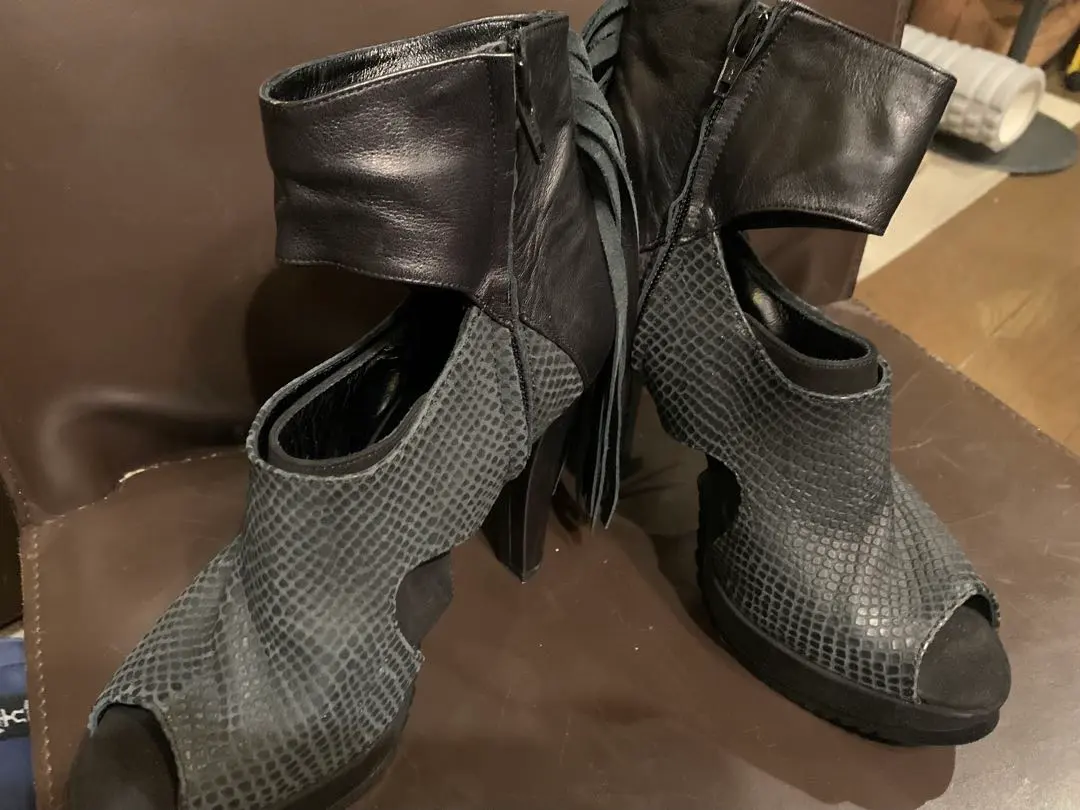 Thumbnail of G.V.G.V. Size L Gladiator Sandals 24.5cm with Fringe