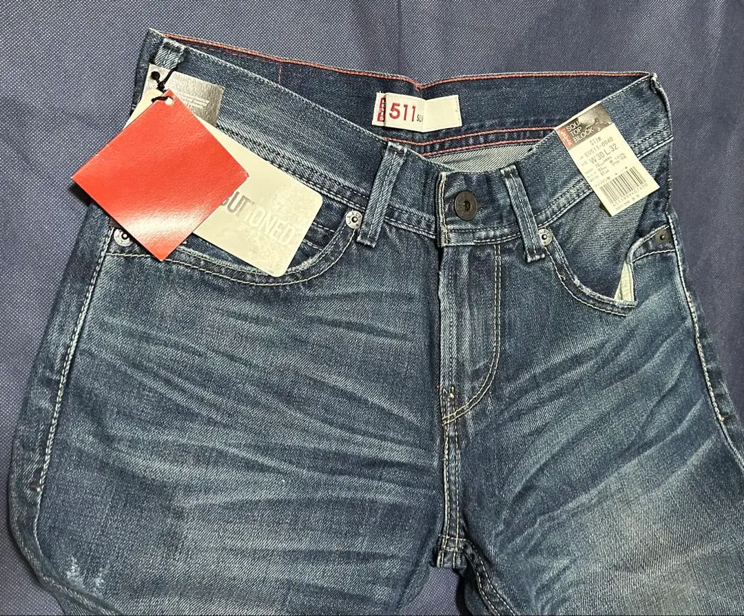 限定品 Levi's EU511 W30 シルバー、ゴールドステッチ 2本セット 限定品 Levi's EU511 W30 シルバー、ゴールドステッチ 2本セット