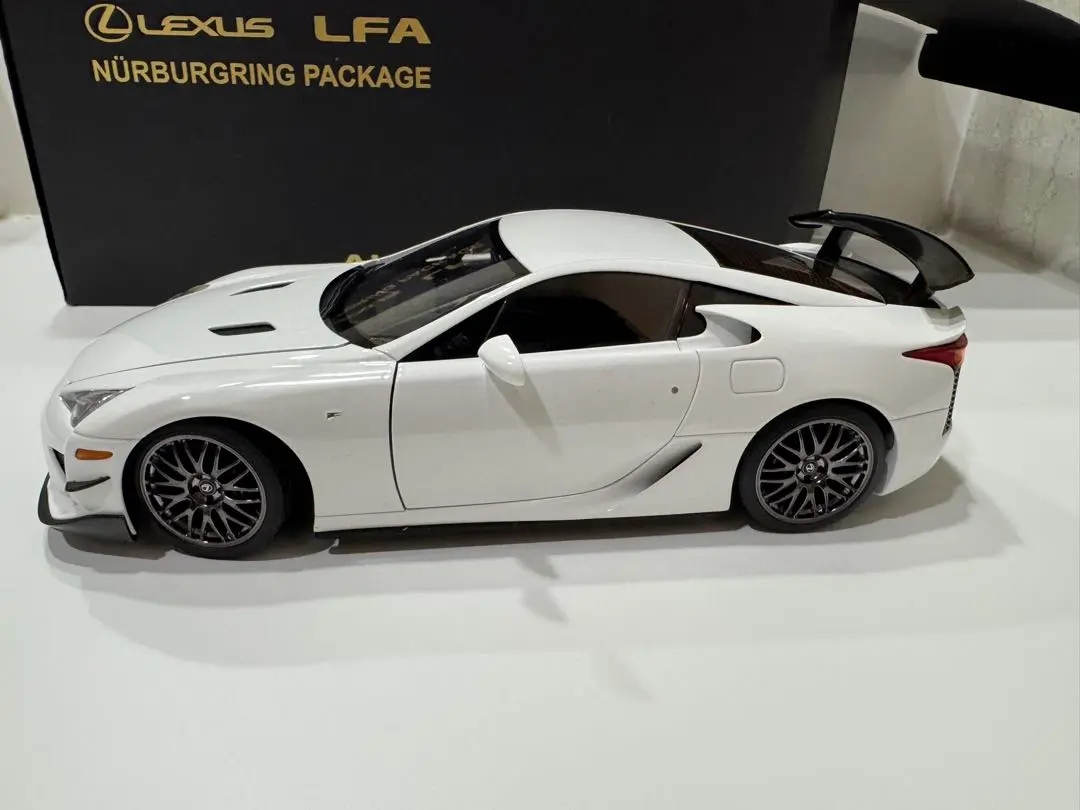 AUTOart 1/18 レクサス LFA （ホワイテスト・ホワイト） 78850
