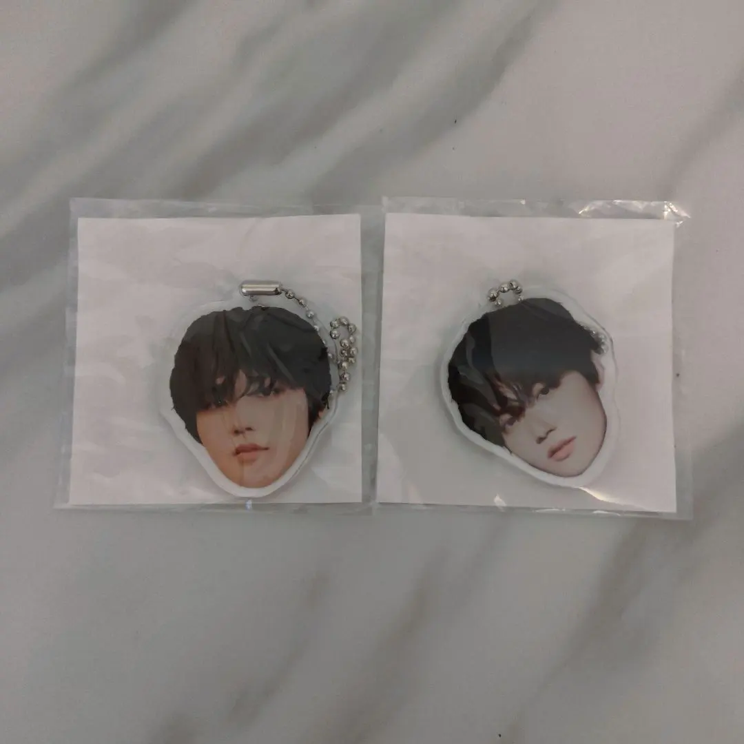 Thumbnail of Doyoung (TREASURE) Face Acrylic Keyring Set
