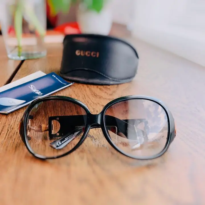 【新品】GUCCI ブラウン ラウンド型 サングラス パール付き ラウンド サングラス（アジアン フィット）ブラック アセテート