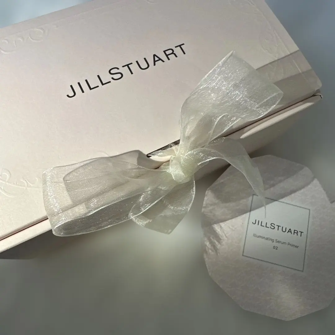 Thumbnail of JILLSTUART Gift Box Illuminating Serum Primer Sample