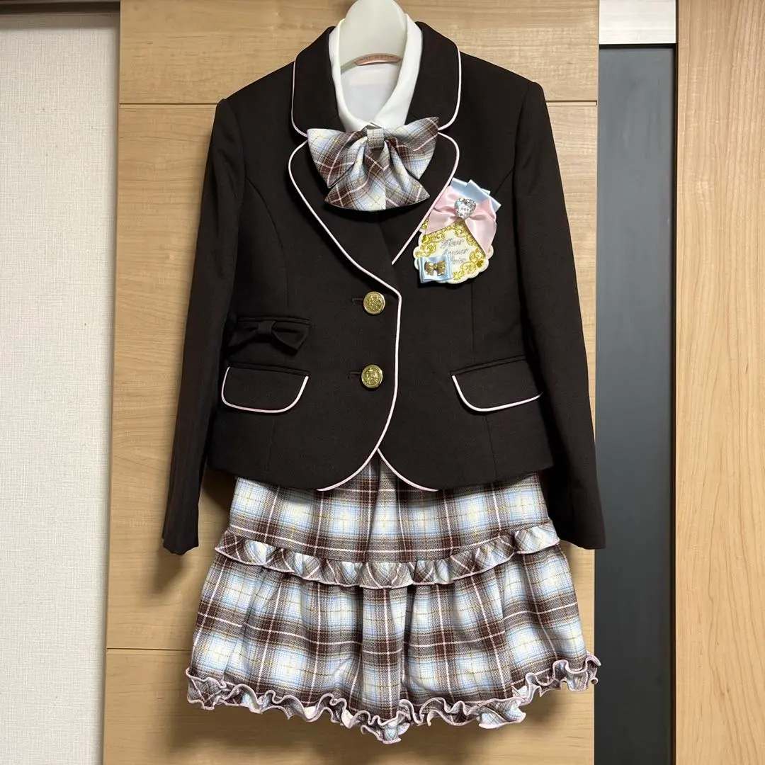 Thumbnail of Formal set, size 130