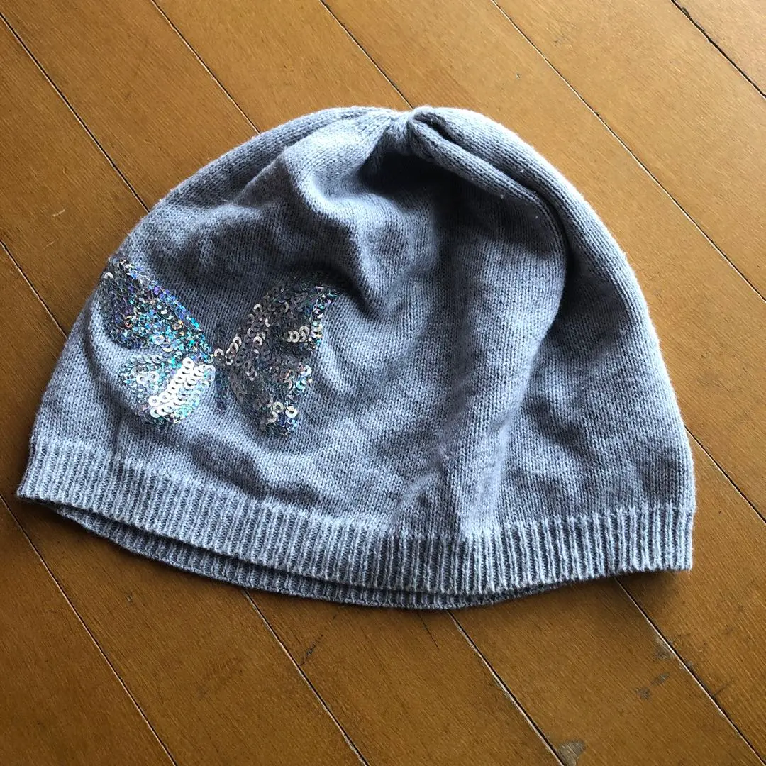 灰色蝴蝶刺繡針織帽 92/104 的縮圖