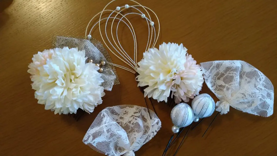 Thumbnail of Hair ornament