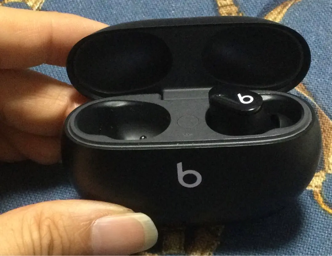 2025年最新】beats studio buds 片耳の人気アイテム - メルカリ