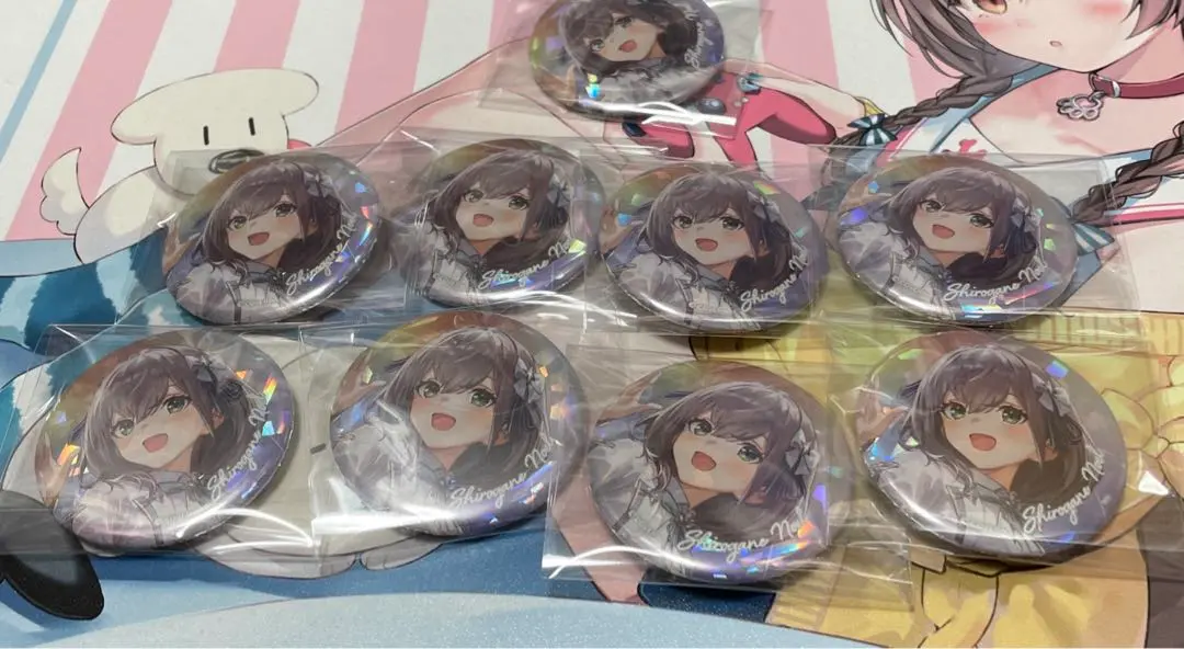 ホロライブ 白銀ノエル ホログラム缶バッジ 韓国 アニプラス