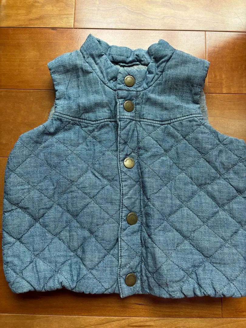Thumbnail of babyGap vest