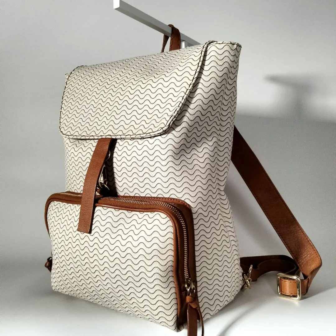 美品✨　ザネラート　イルド　バックパック　オールレザー　フラップ　リュック セール】シンプルフェイクレザー フラップリュック バックパック
